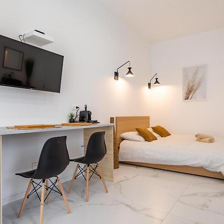 Love Room Jacuzzi Sauna Privatif Marseille Exteriör bild
