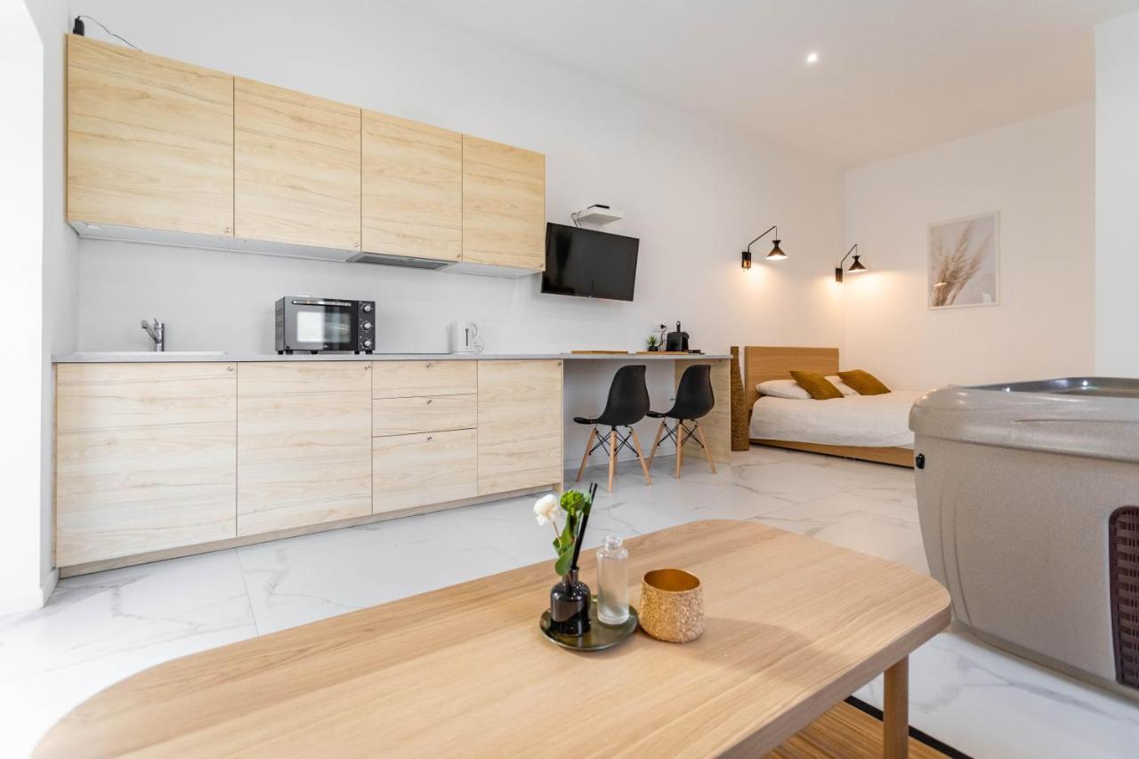 Love Room Jacuzzi Sauna Privatif Marseille Exteriör bild