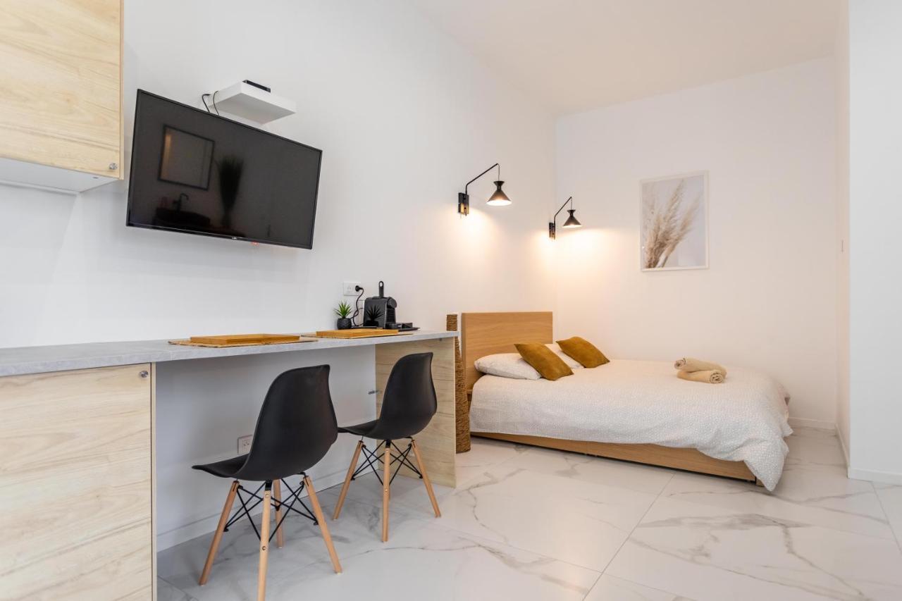 Love Room Jacuzzi Sauna Privatif Marseille Exteriör bild