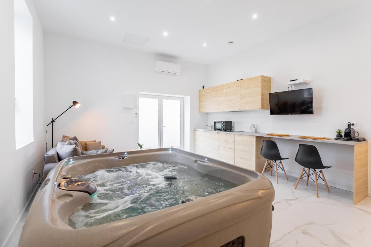 Love Room Jacuzzi Sauna Privatif Marseille Exteriör bild