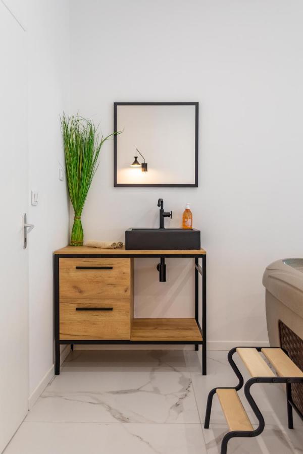 Love Room Jacuzzi Sauna Privatif Marseille Exteriör bild
